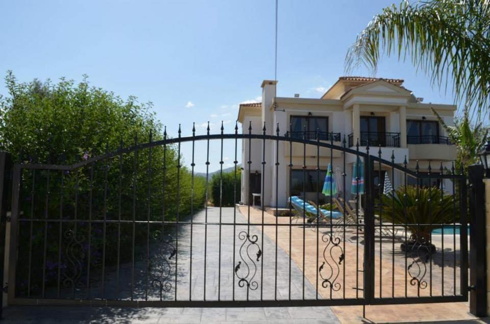 Dora' S Villa Argaka Exterior foto
